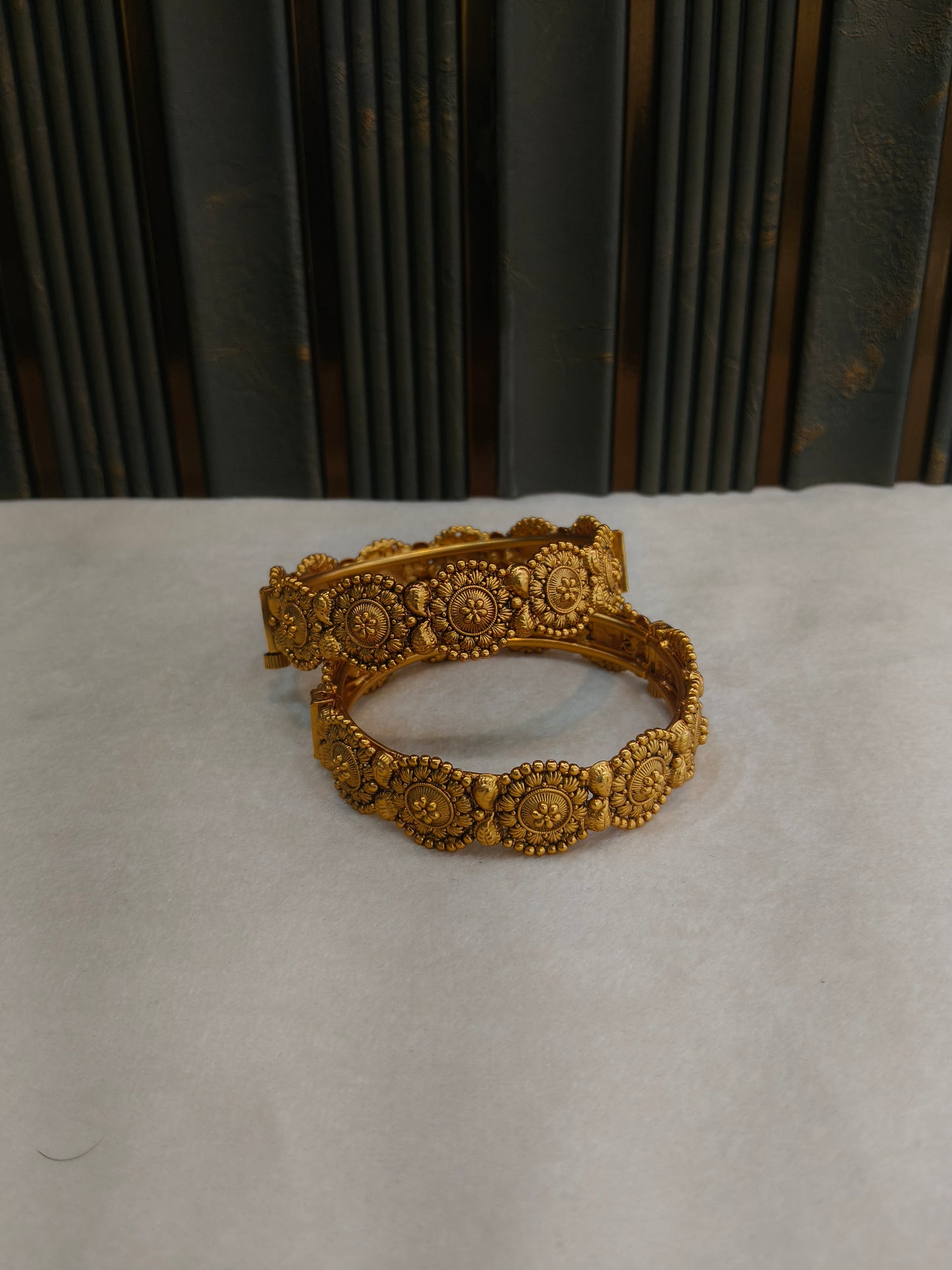 Indian bangles Traditional bollywood jewelry Riza Gold bangles