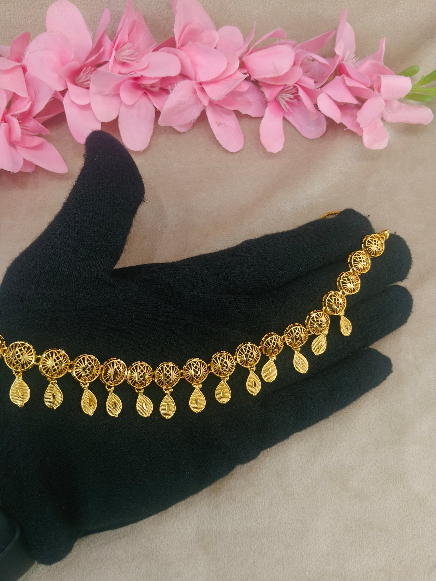 Gold Forming Jewellery Soni Necklace Set