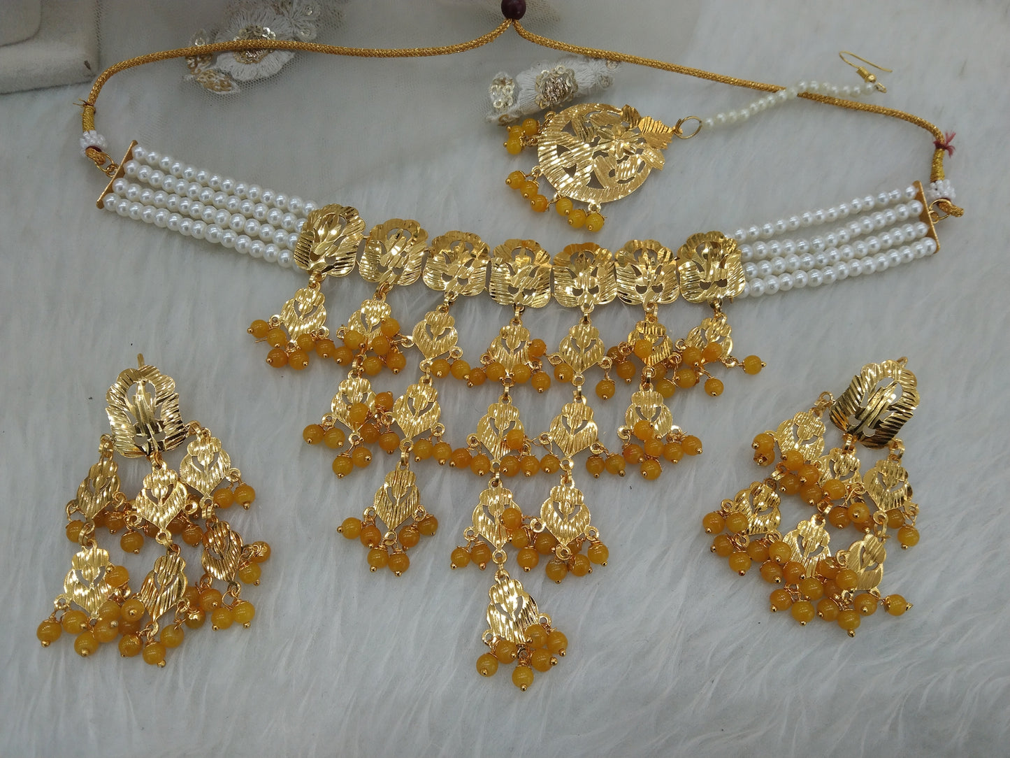 Indian Jewellery/Bridal Gold yellow jadau choker pippal patti Set