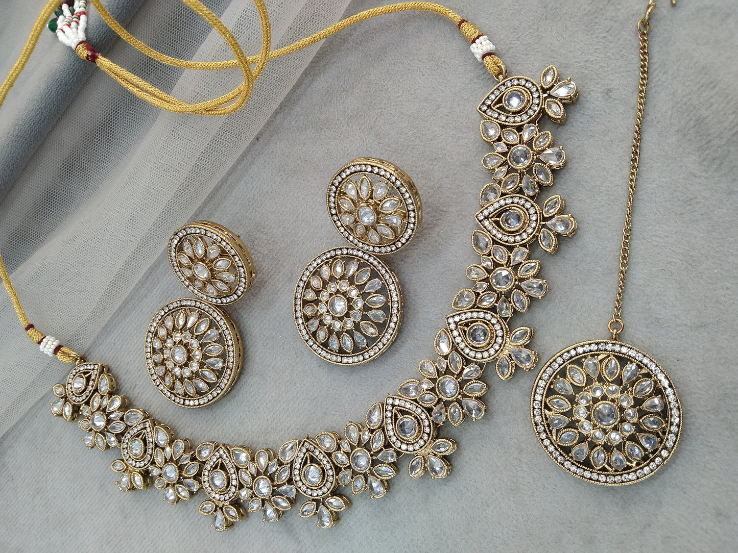 Indian Jewellery Antique gold necklace Tikka Set/Gold Bollywood Tauranga Set