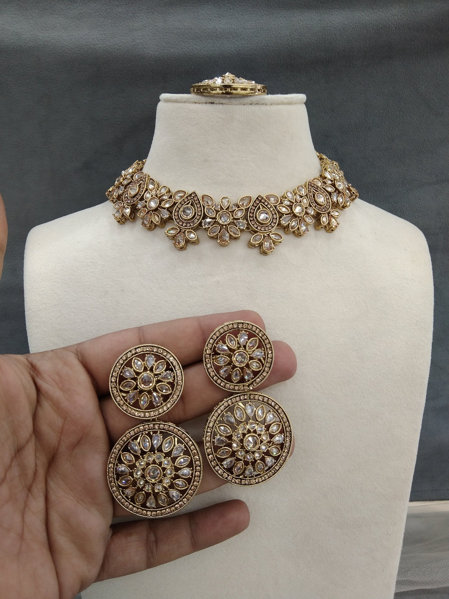 Indian Jewellery dark gold necklace Tikka Set/Gold Bollywood Tauranga Set