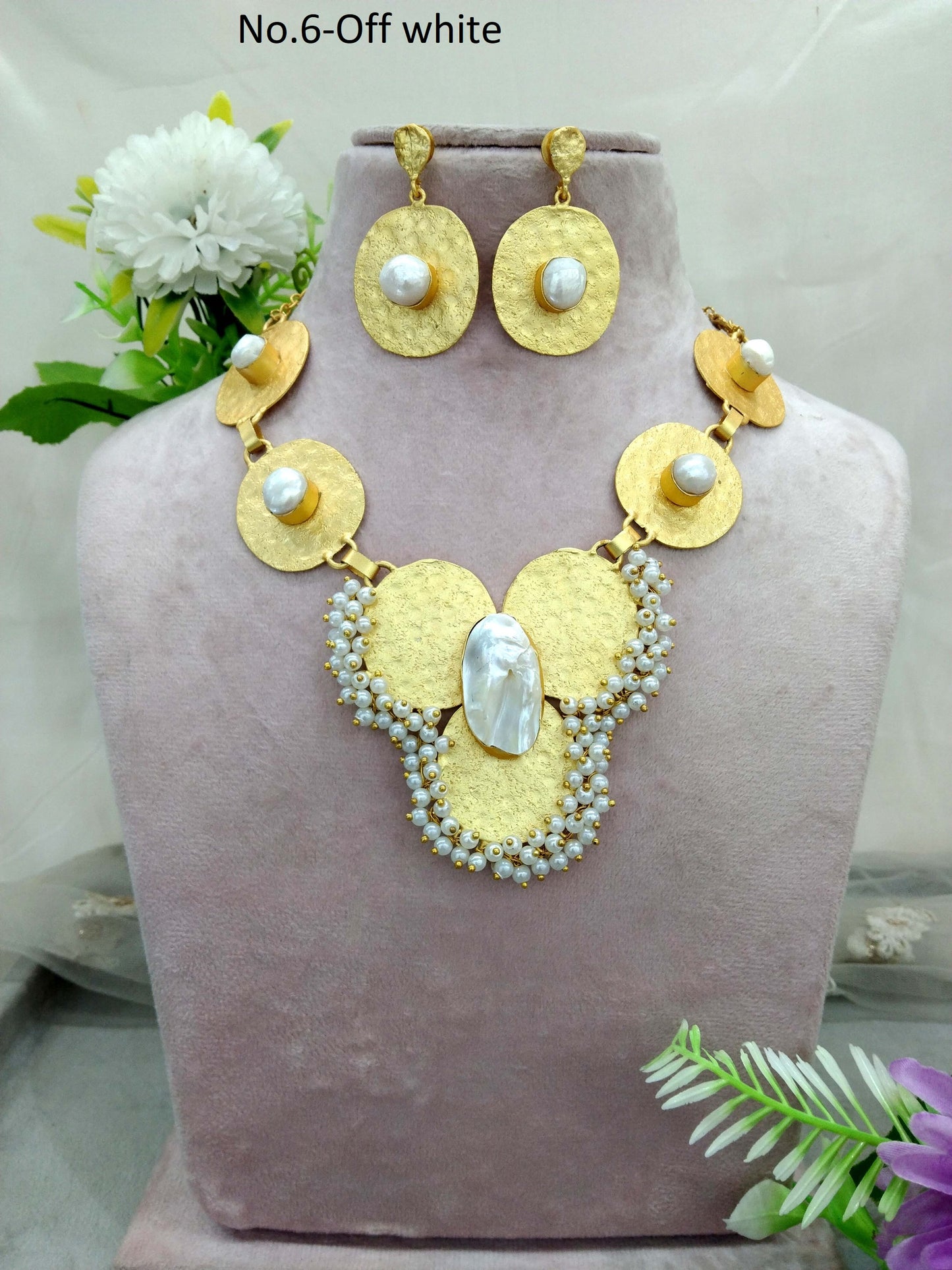Gold Off white western style uncut stone Necklace Set /Indian Necklace Set/ Indian sumu Jewellery
