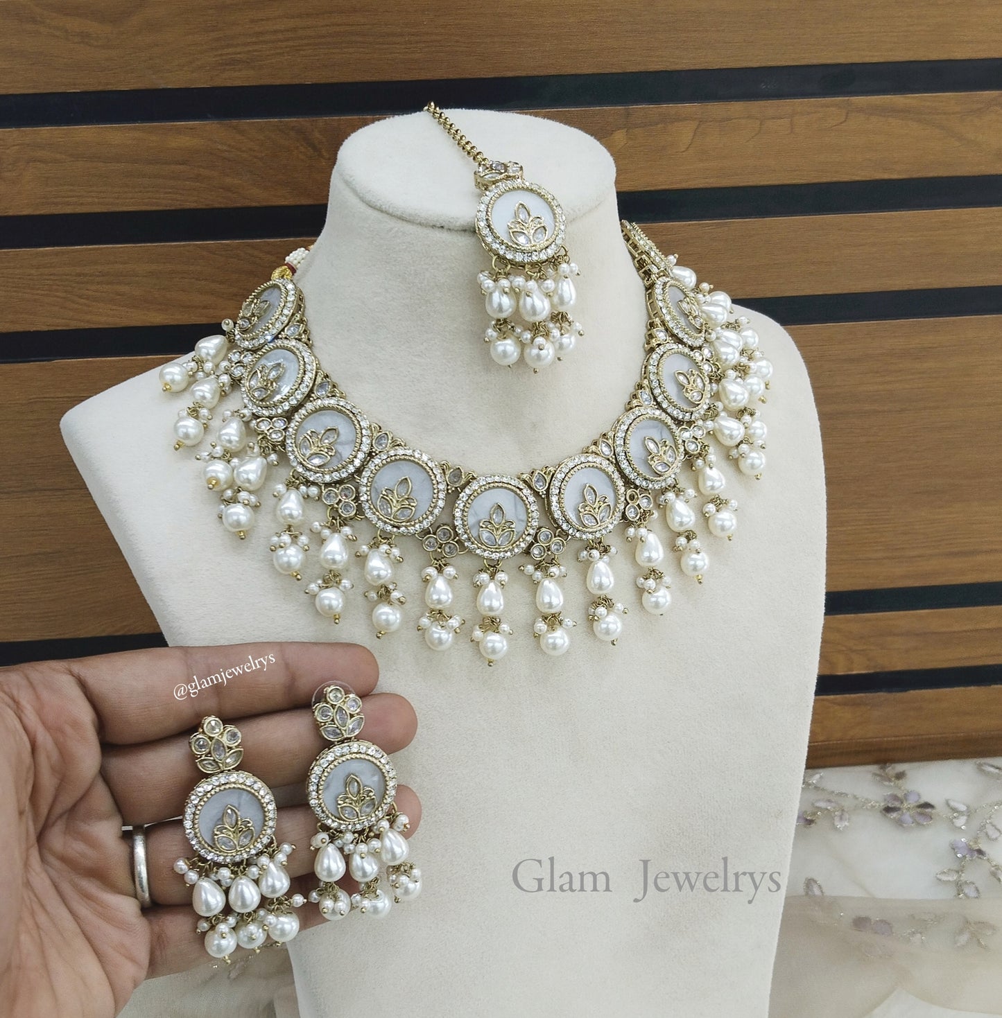 Indian Jewellery Antique White necklace Tikka Set/ Daisy