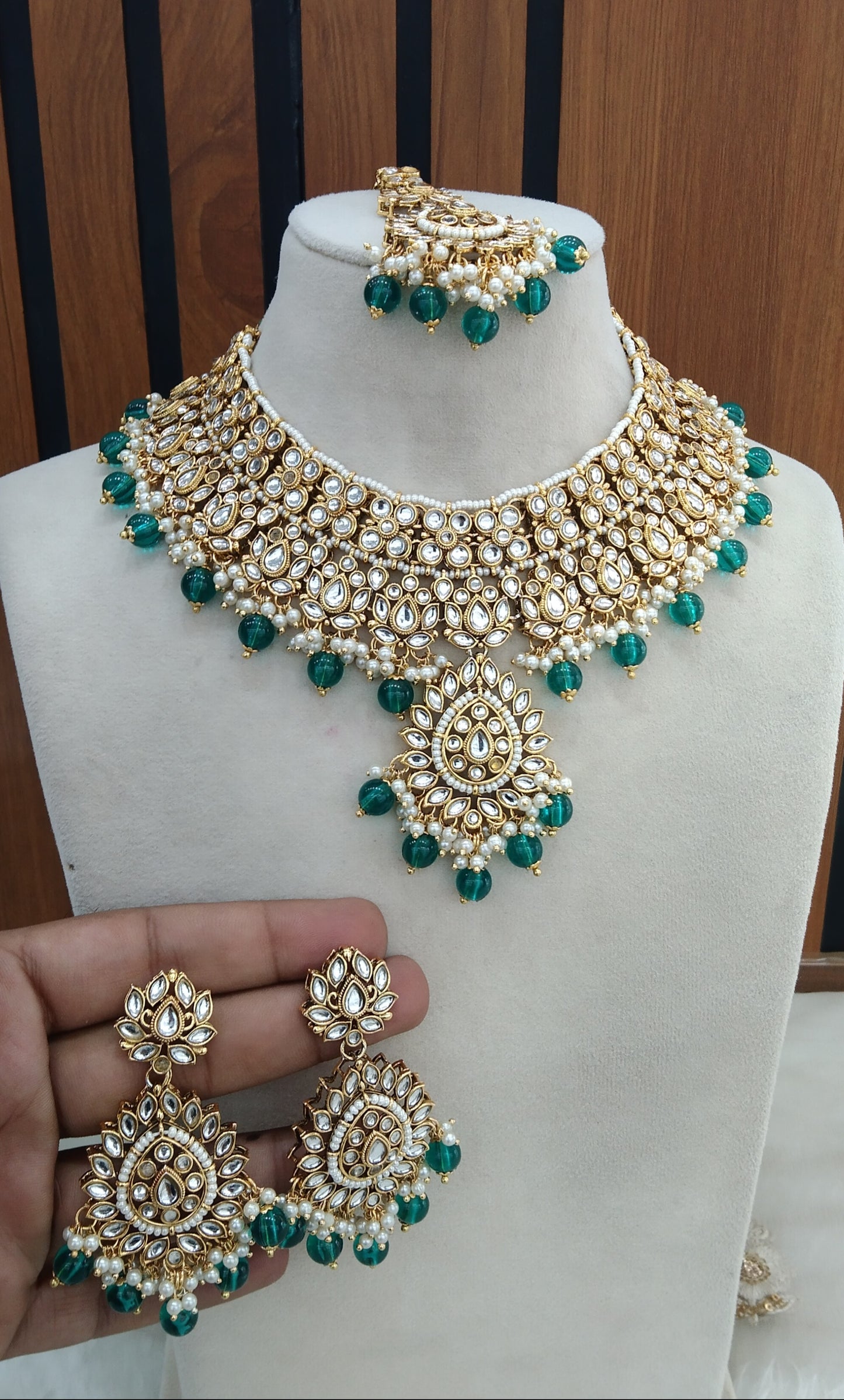 Kundan necklace Rama Green Jewelry Aman Set