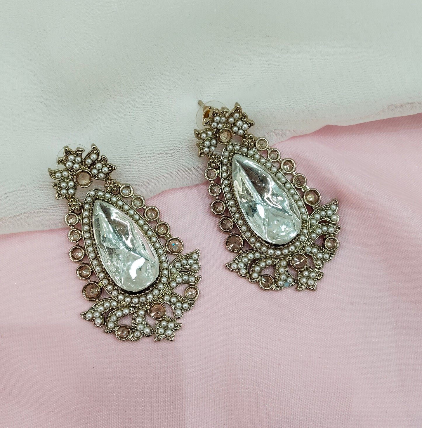 White Antique Gold Bollywood Indian Earrings Tokyo Set