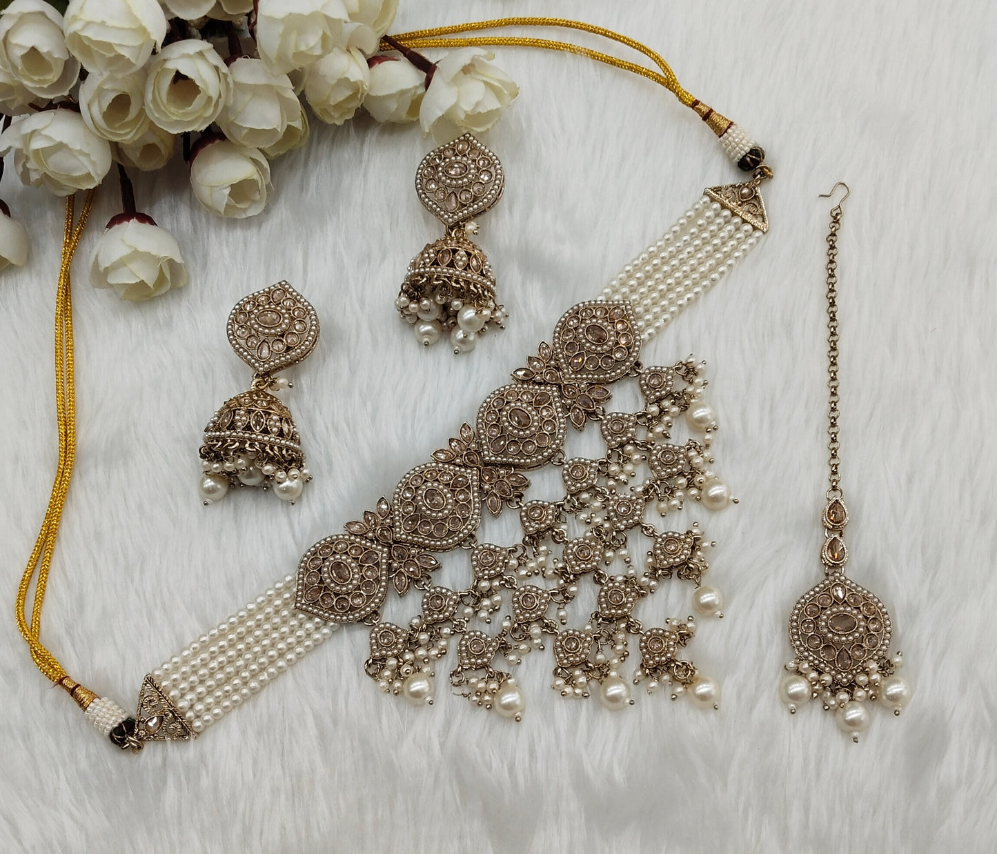 White Antique Gold Choker Indian Jewellery Pardeep Set