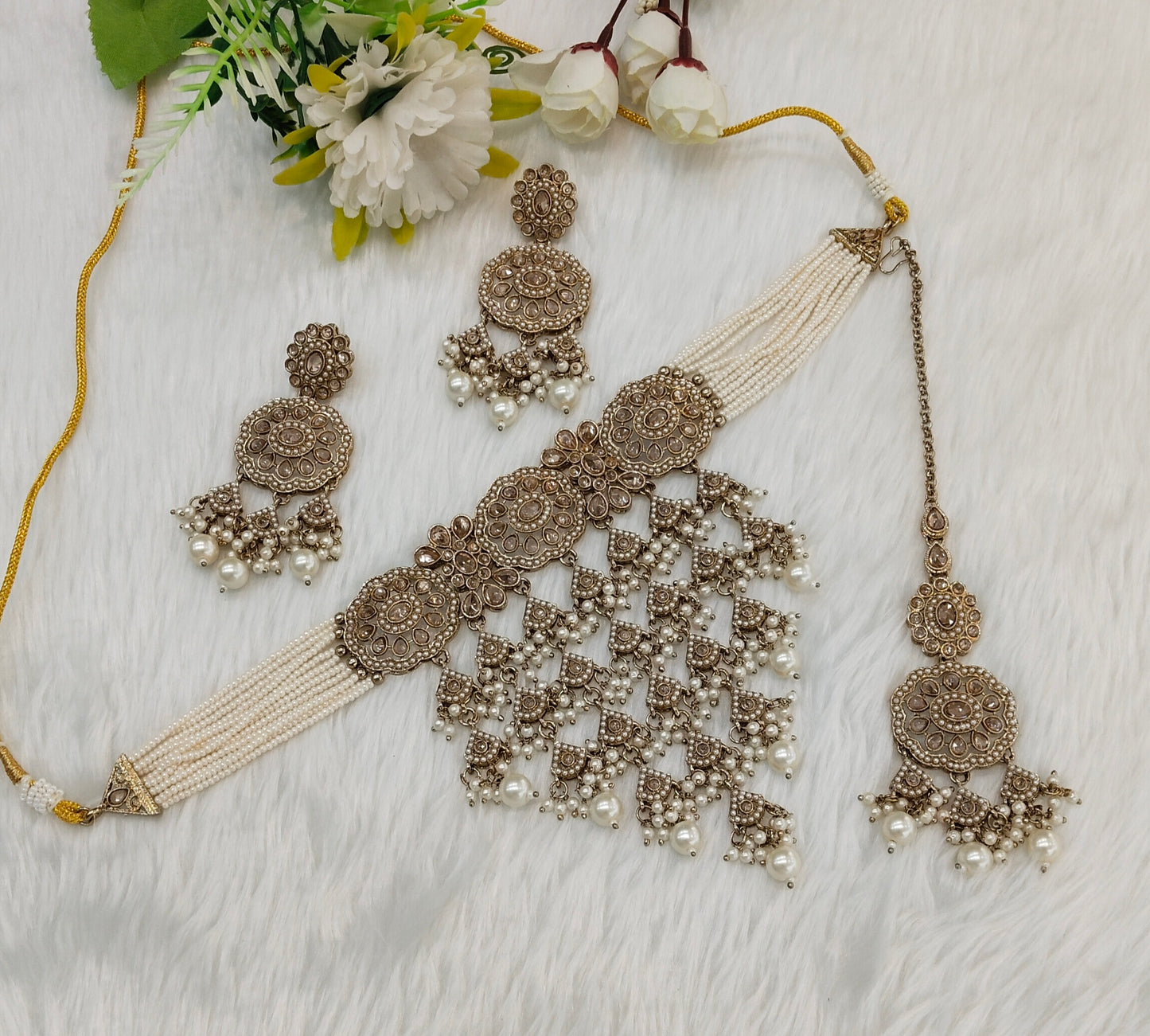 White Antique Gold Choker indian Jewellery Jaggi Set