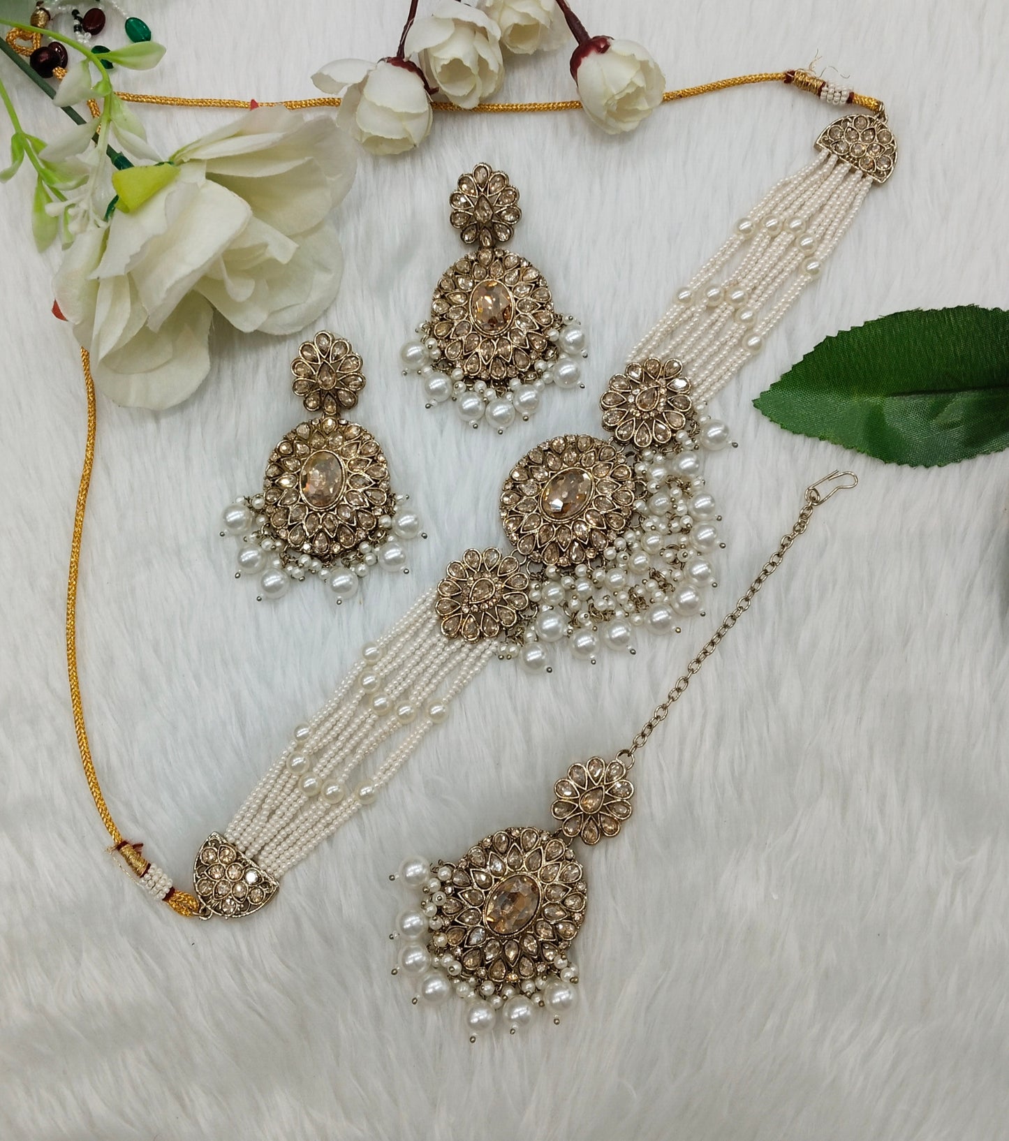 White Antique Gold Choker Indian Jewellery Porel Set