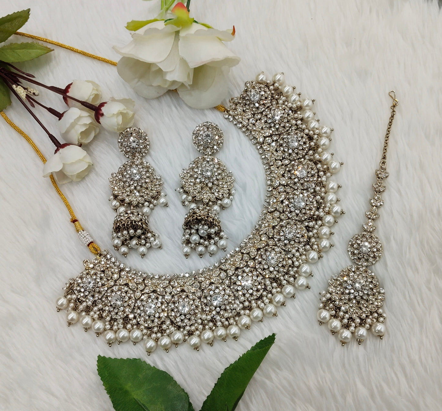 White Antique Gold Necklace Indian Jewellery Meenu Set