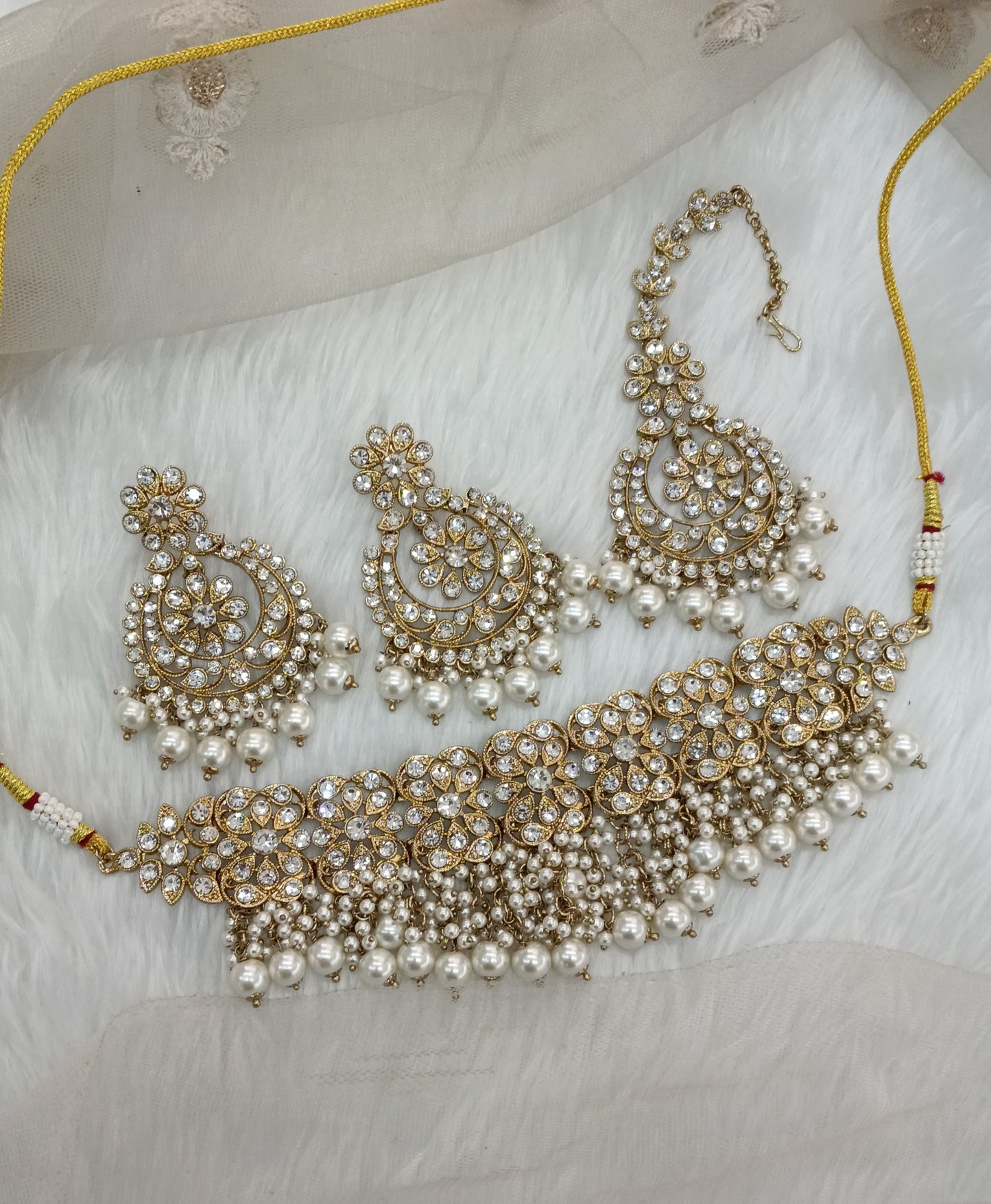 White Antique Gold Choker Indian Jewellery Jot Set