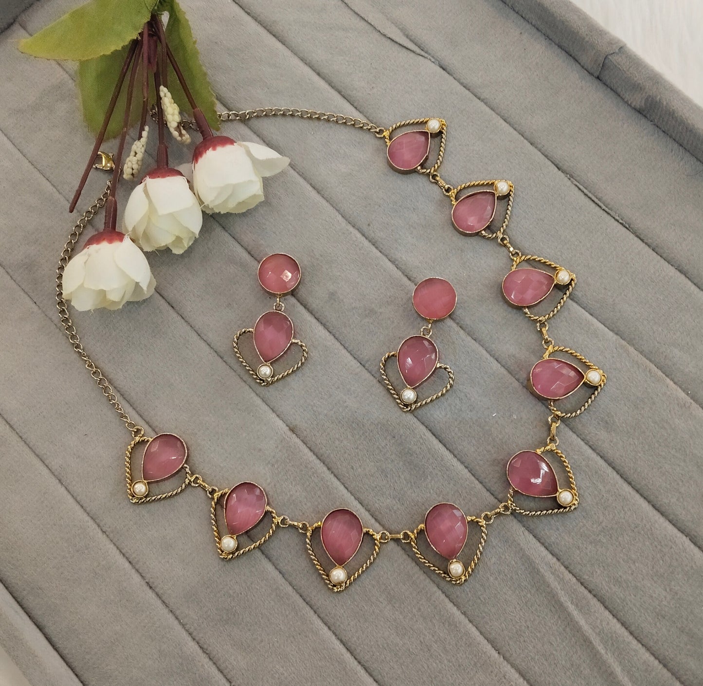 Gaajri Victorian Necklace Indian Jewellery Escourt Set