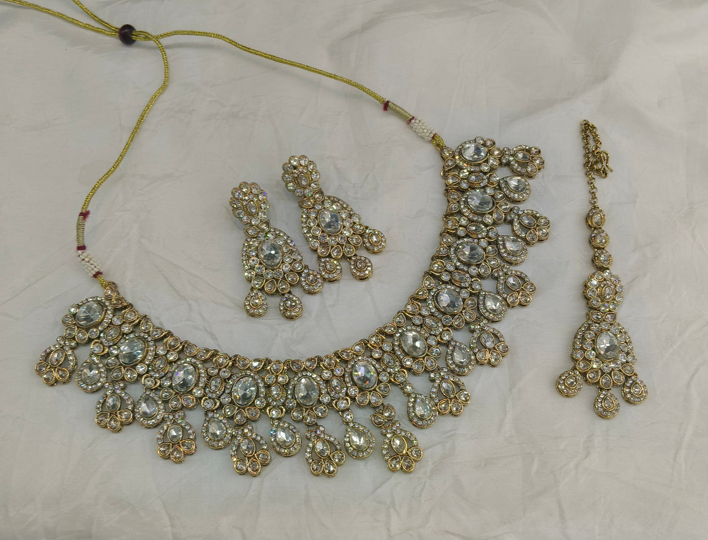 Antique White Necklace Set/ Antique gold Indian Lois Jewellery