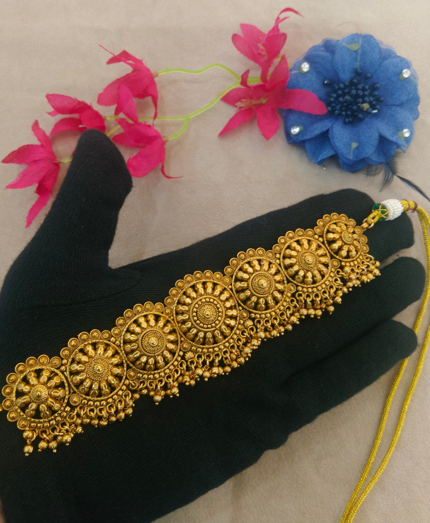 Gold Polki Choker Jewellery Selvi Set