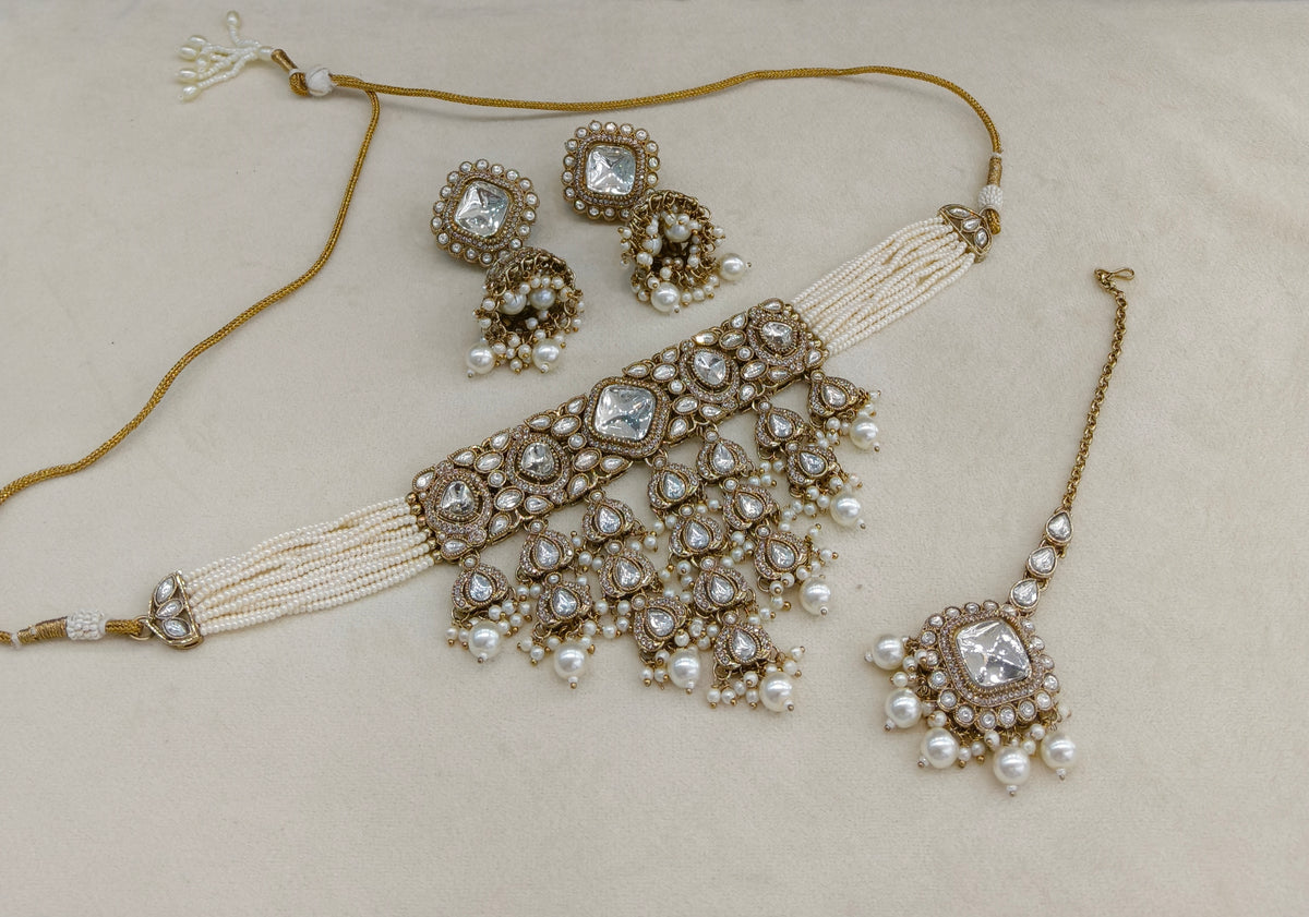 Antique White Kundan choker Anita Set