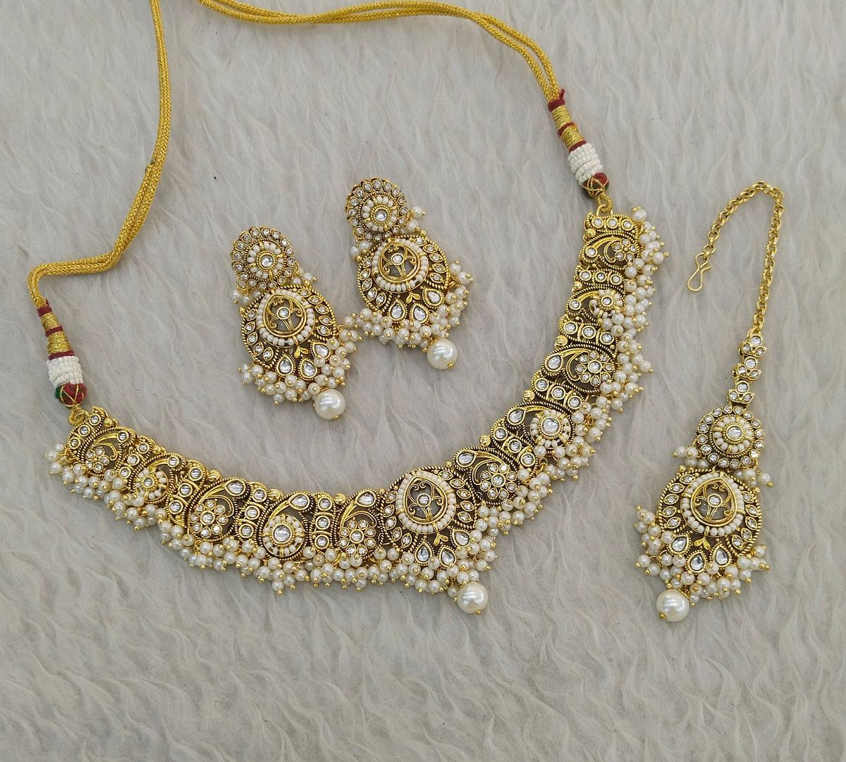 Gold White Kundan necklace Set/ Indian jewellery kundan Gitu sets