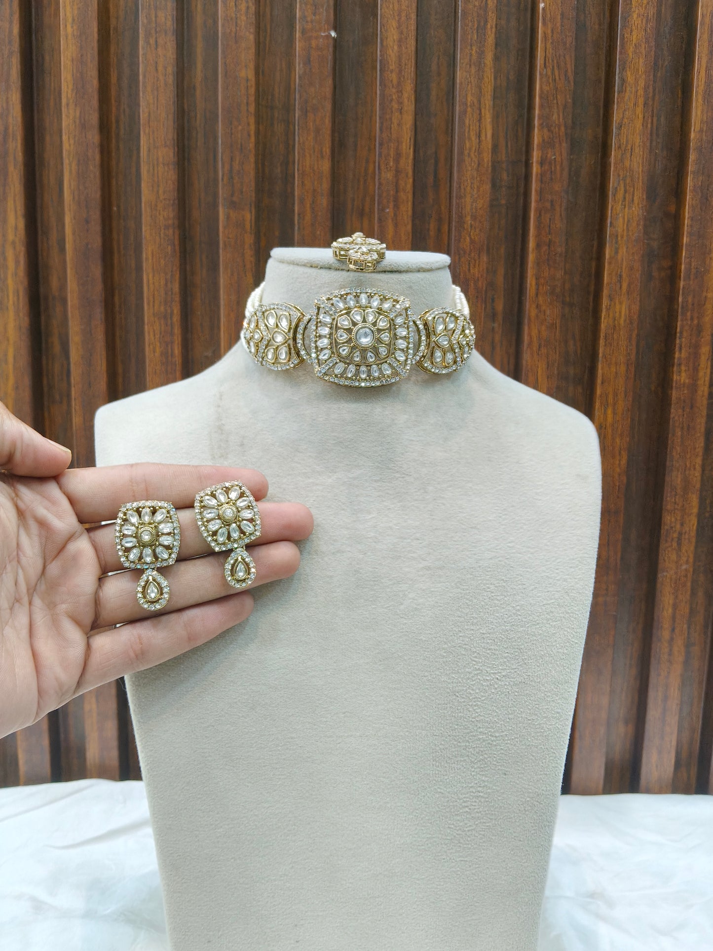 White kundan Choker Indian jewellery Gini sets