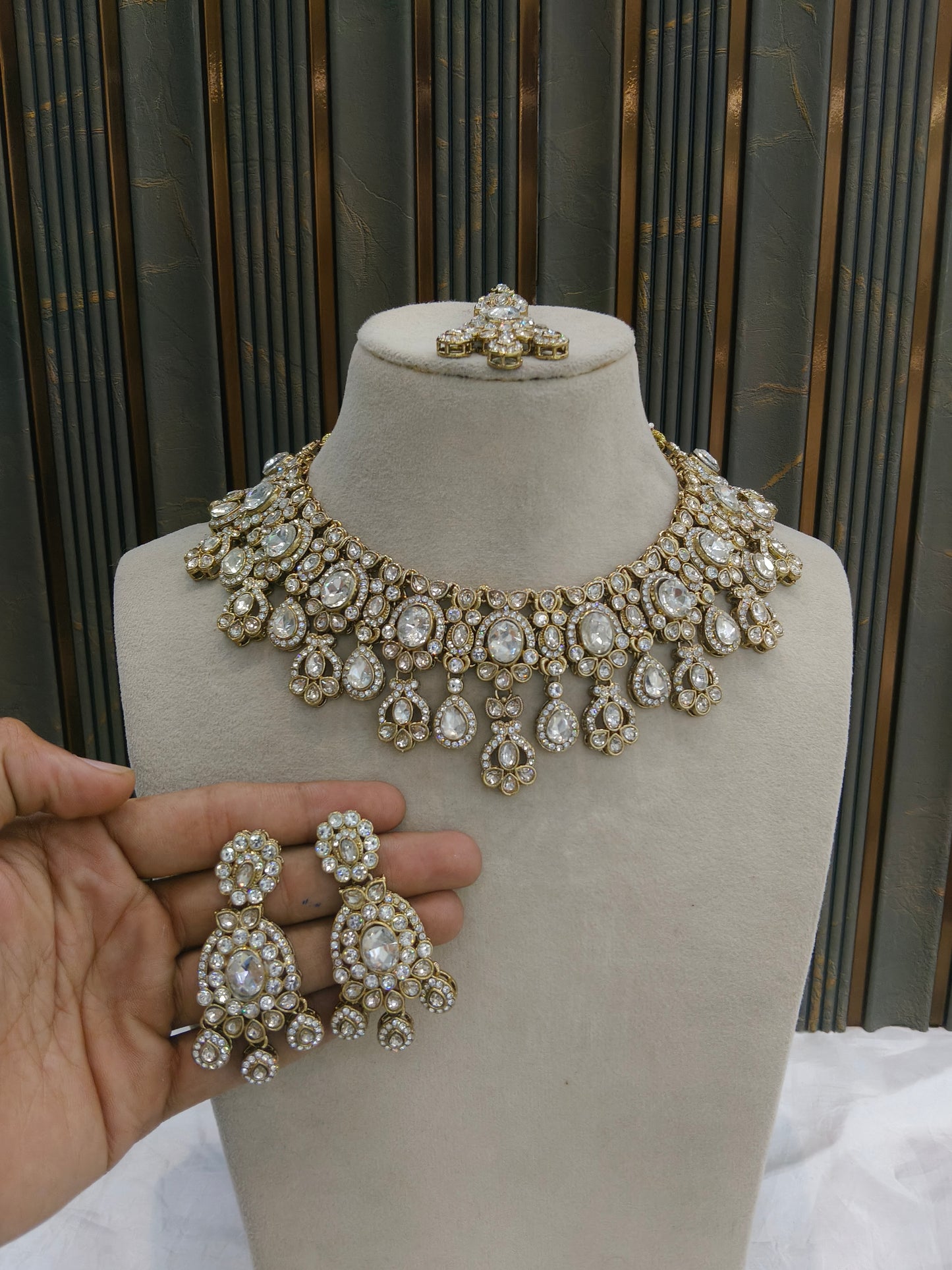 Antique White Necklace Set/ Antique gold Indian Lois Jewellery