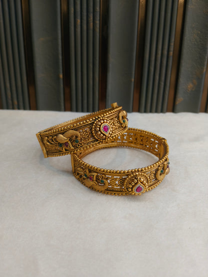 Indian bangles Traditional bollywood jewelry Ruby Green Pihu Gold bangles