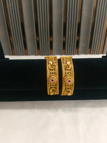 Indian bangles Traditional bollywood jewelry Ruby Green Pihu Gold bangles
