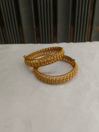 Indian bangles Traditional bollywood jewelry Piyali Gold bangles