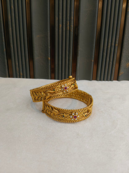 Indian bangles Traditional bollywood jewelry Ruby Green Roha Gold bangles