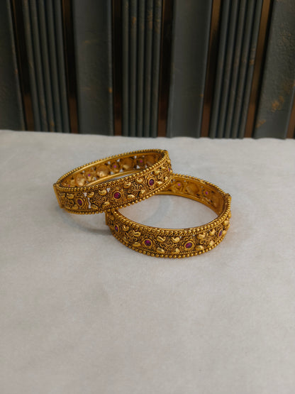 Indian bangles Traditional bollywood jewelry Ruby Ruqa Gold bangles