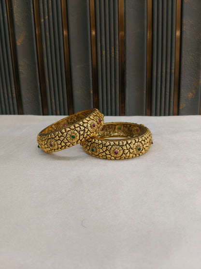 Indian bangles Traditional bollywood jewelry Ruby Green Hajra Gold bangles