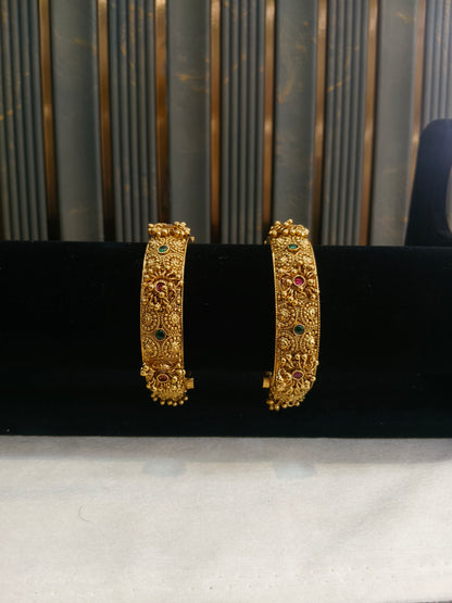 Indian bangles Traditional bollywood jewelry Ruby Green Ayma Gold bangles