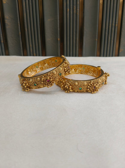 Indian bangles Traditional bollywood jewelry Ruby Green Ayma Gold bangles