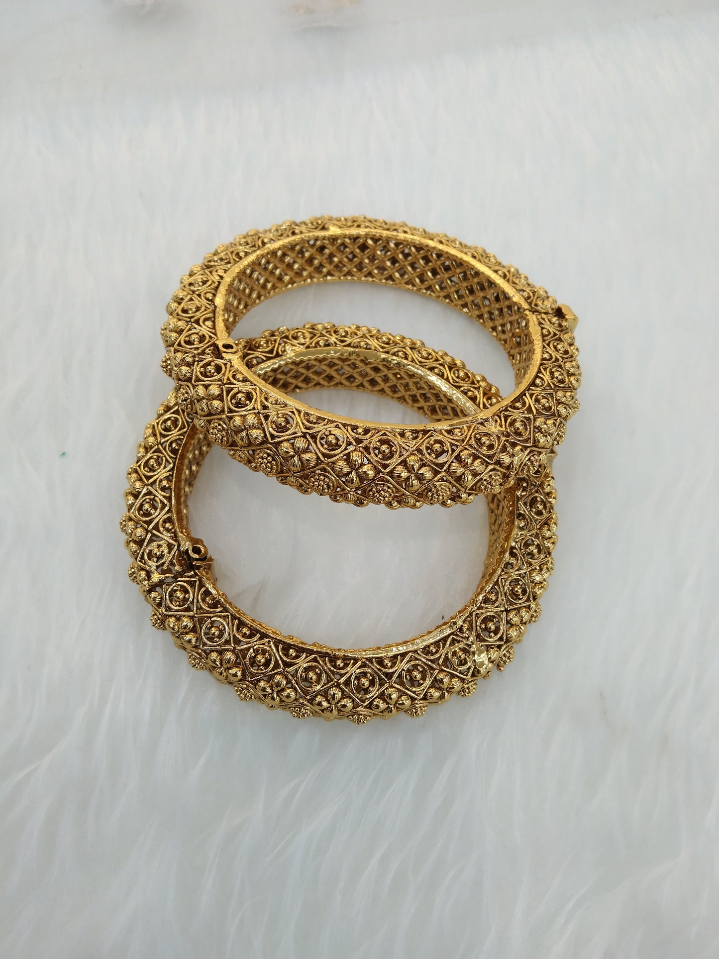 Indian bangles jewellery/Traditional bollywood jewellery/gold pair bangles/Wedding bracelets