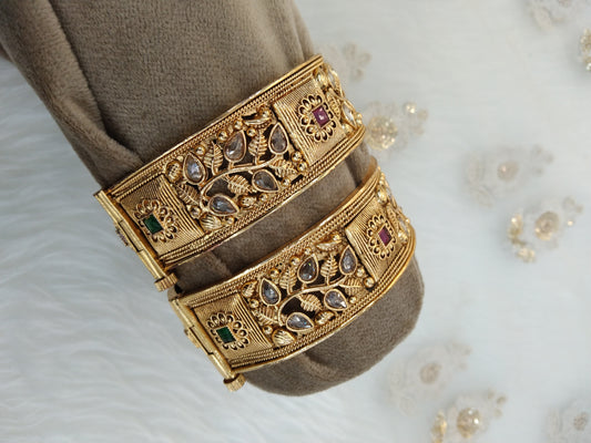 Indian bangles jewellery/Traditional bollywood jewellery/gold pair bangles/Wedding bracelets