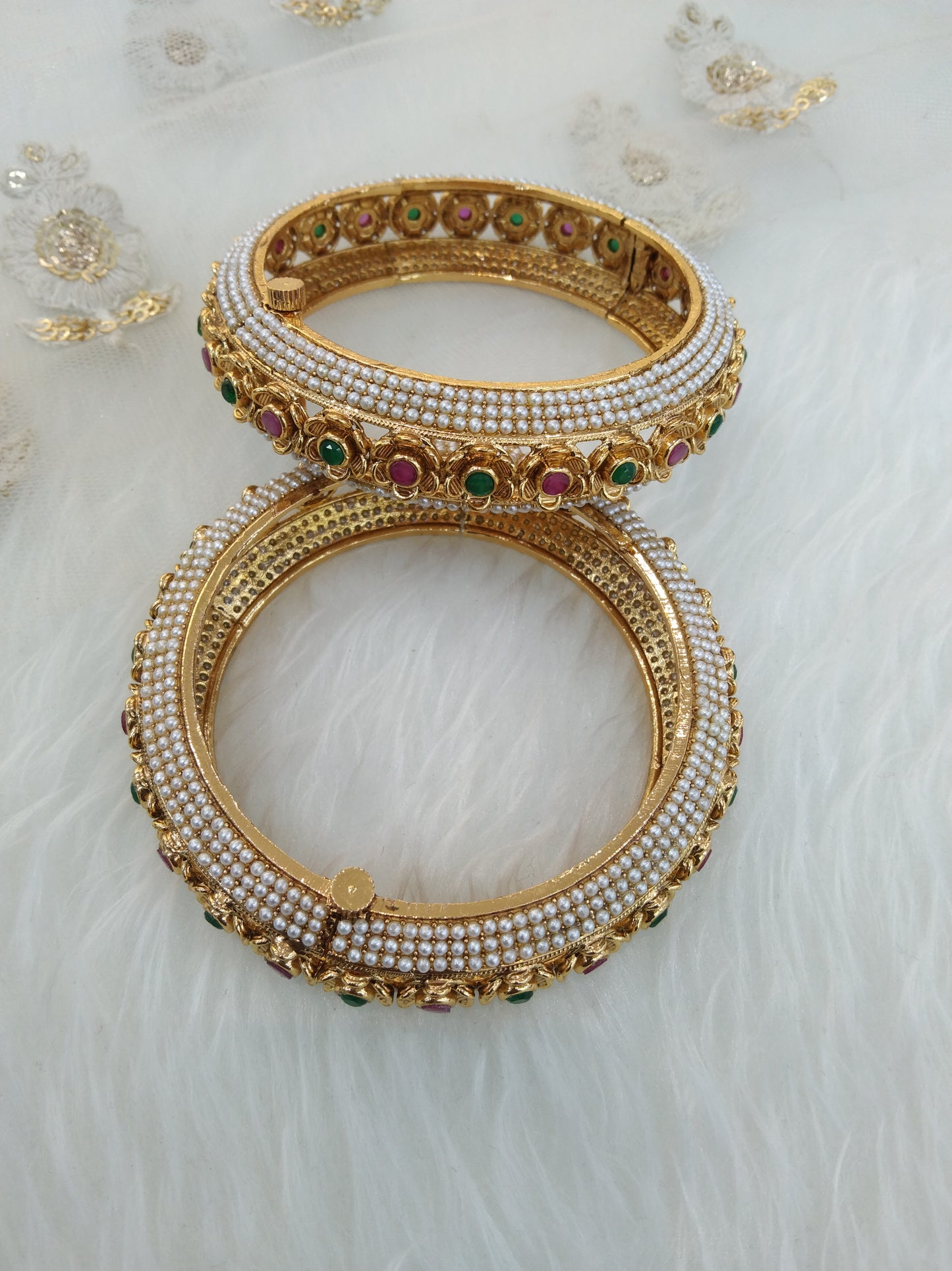 Indian bangles jewellery/Traditional bollywood jewellery/gold pair bangles/Wedding bracelets