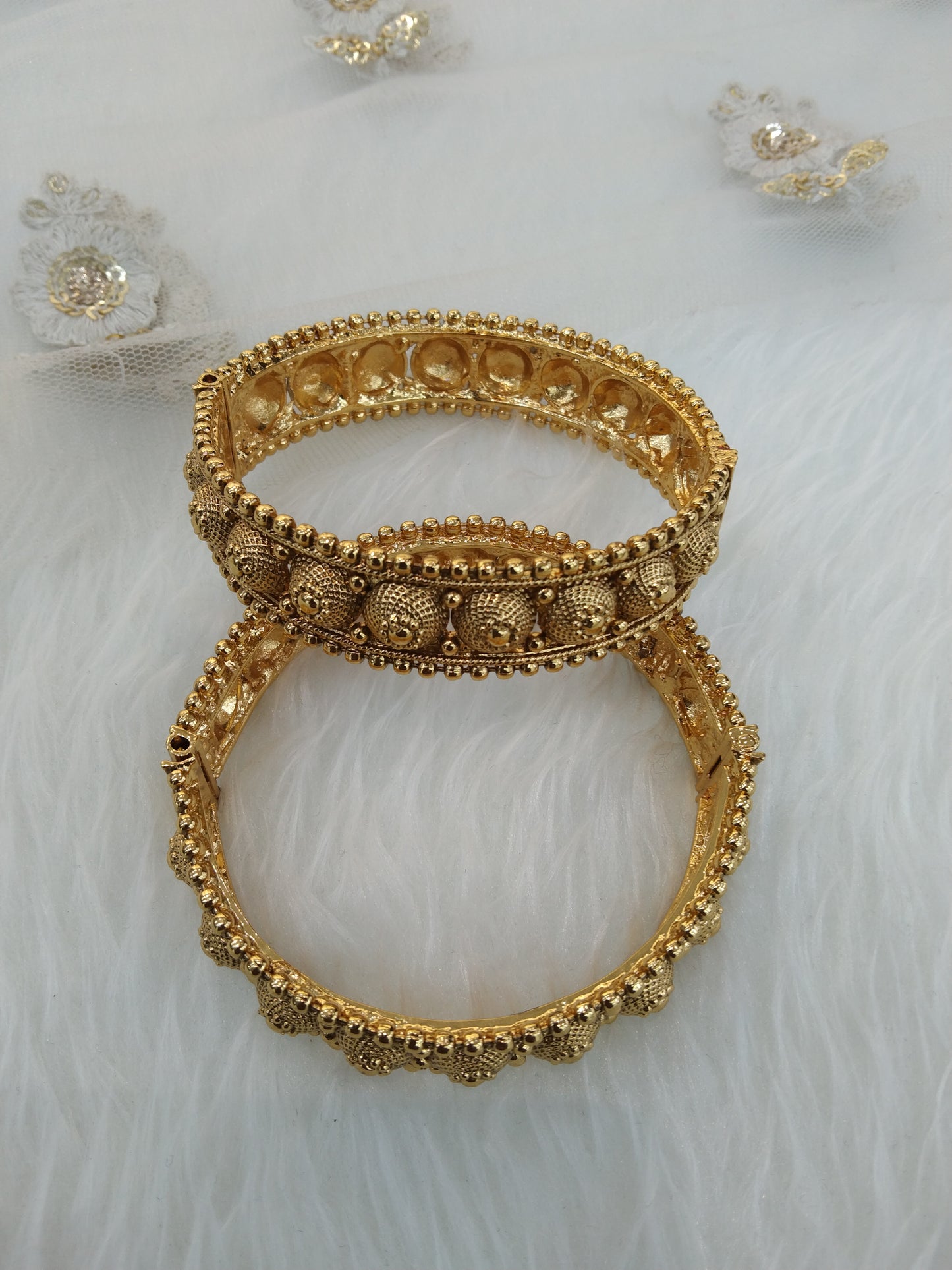 Indian bangles jewellery/Traditional bollywood jewellery/gold pair bangles/Wedding bracelets