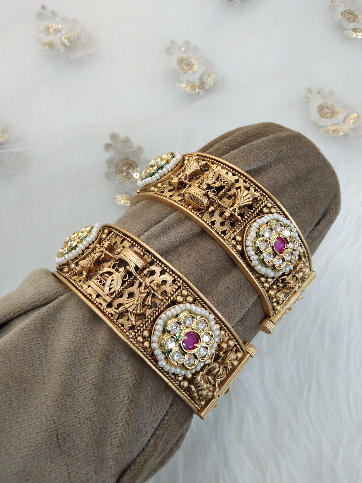 Indian bangles jewellery/Traditional bollywood jewellery/gold pair bangles/Wedding bracelets