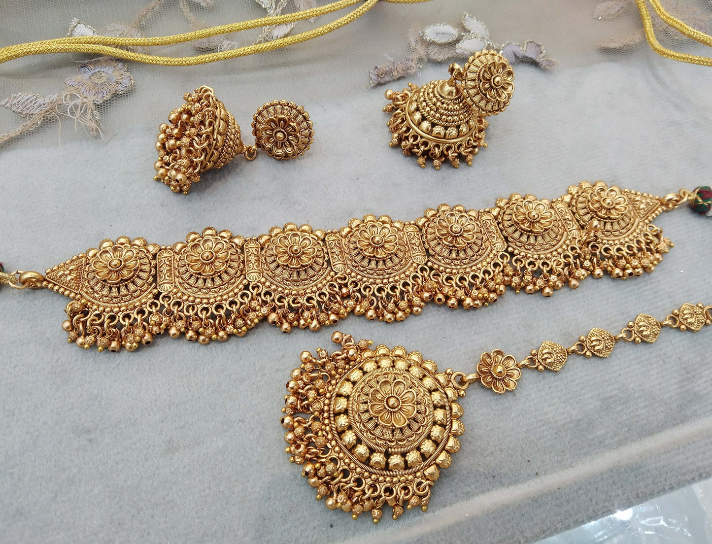 Antique Gold Plat Punjabi Next to Real Polki Choker Indian Jewellery Set