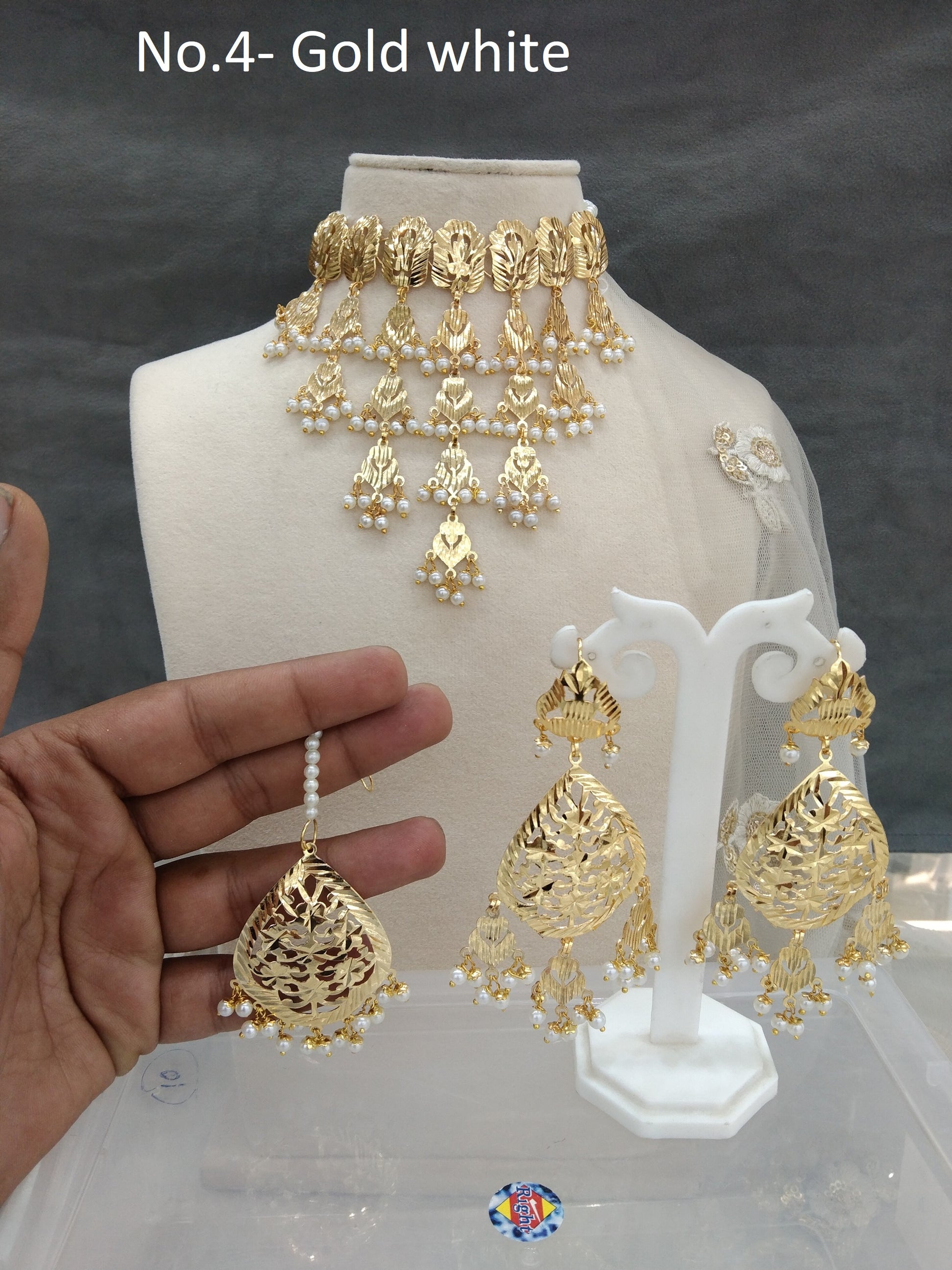 Indian Jewellery/Bridal Gold white jadau choker pippal patti Set