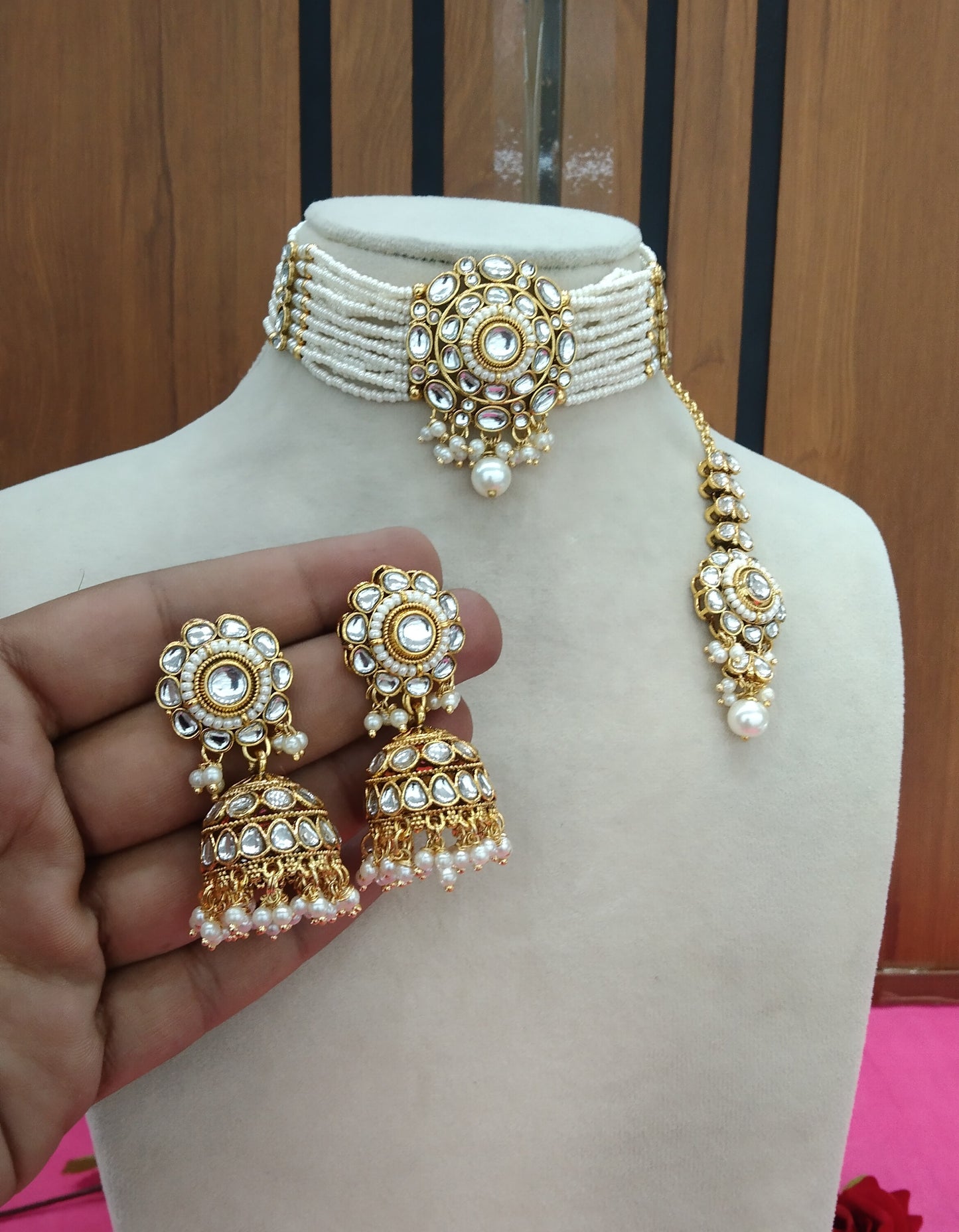 White Kundan Choker Jewellery Fanish Set