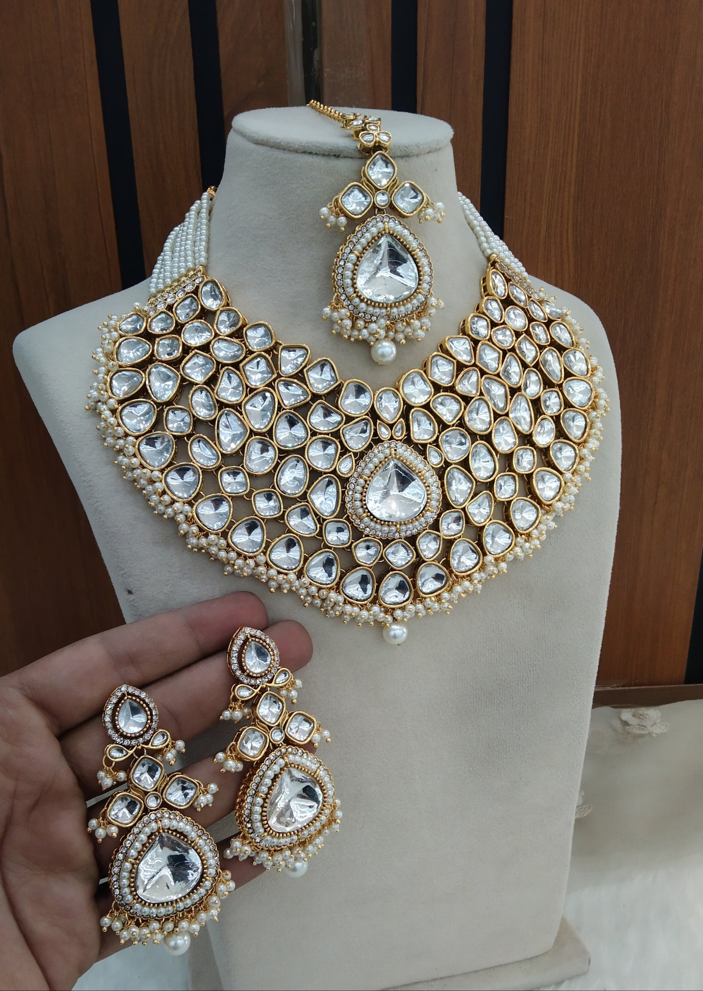 White Kunden Bridal Necklace Jewellery Aadit Set