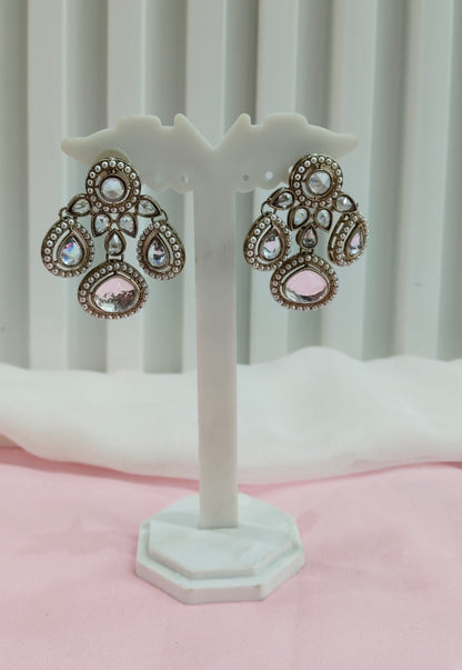 White Antique Gold Bollywood Indian Earrings Global Set