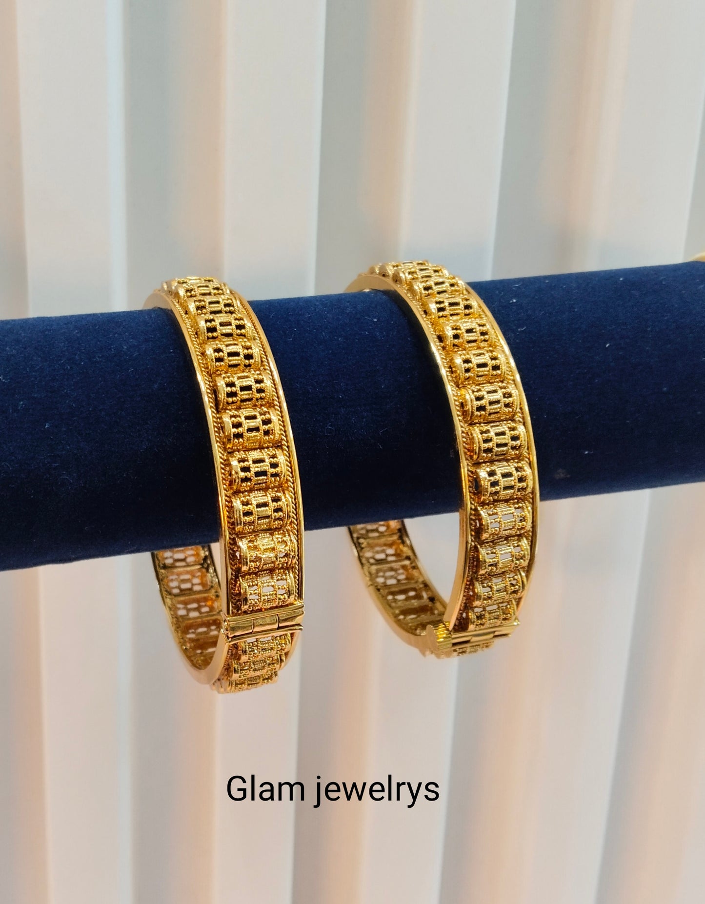 2.6 Size Indian bangles jewelry /Traditional bollywood jewelry/ Screw Gold bangles