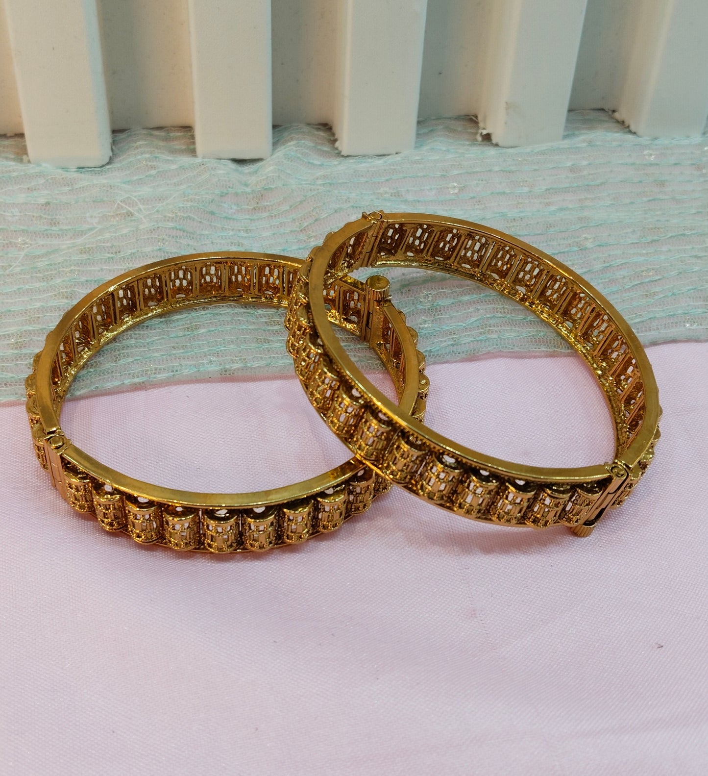 2.6 Size Indian bangles jewelry /Traditional bollywood jewelry/ Screw Gold bangles