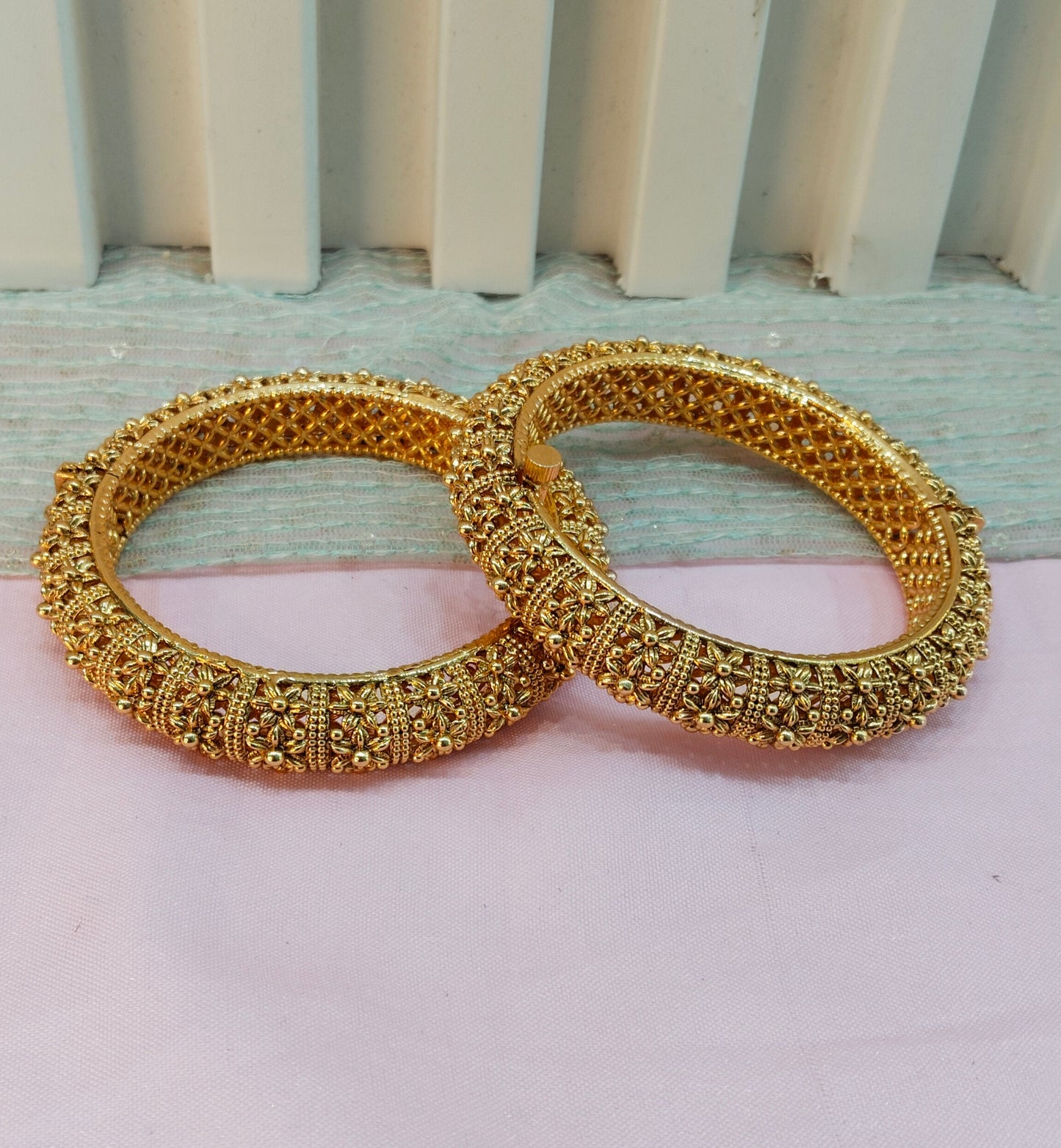 2.6 Size Indian bangles jewelry /Traditional bollywood jewelry/ Screw Gold bangles