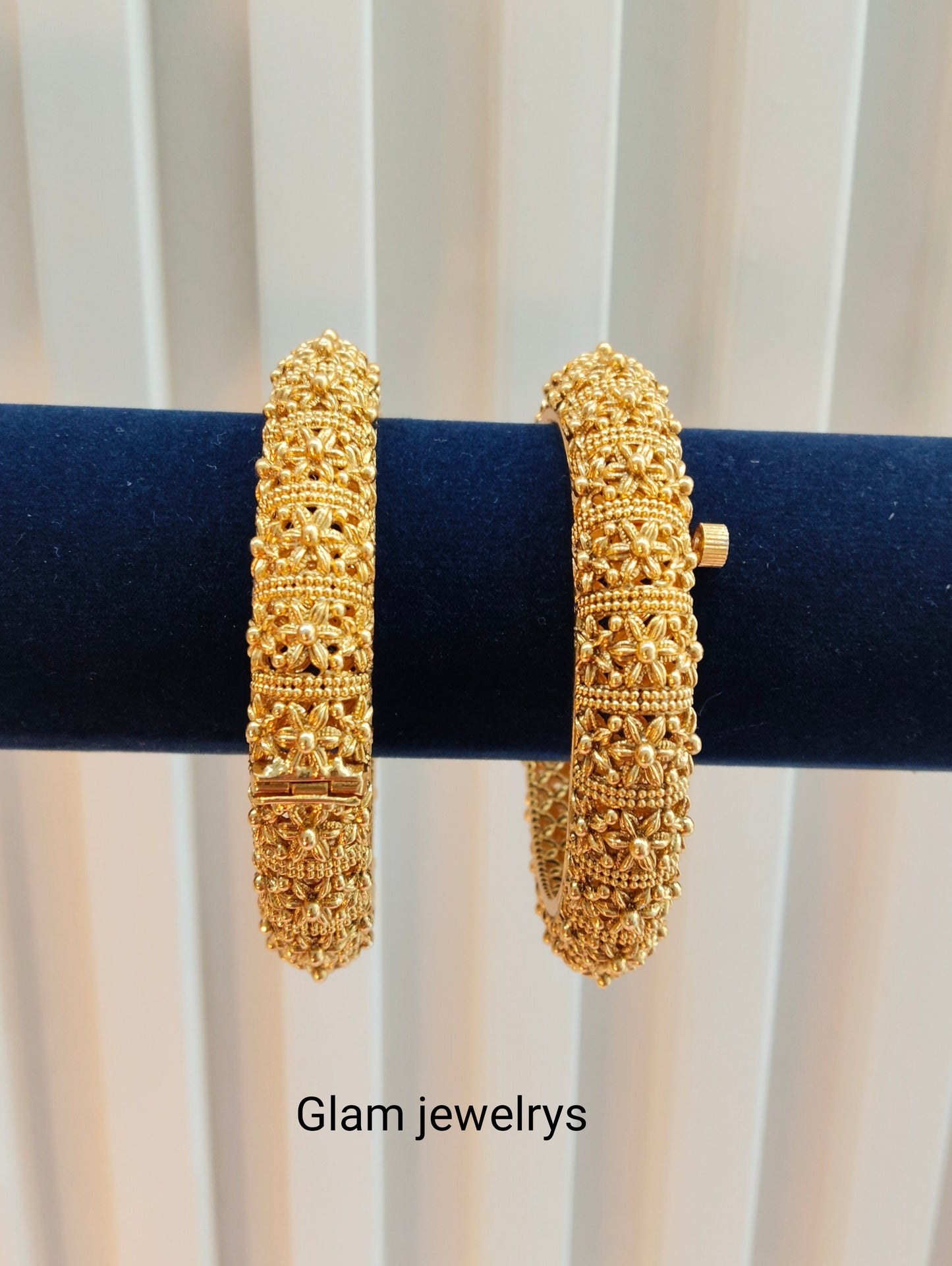 2.8 Size Indian bangles jewelry /Traditional bollywood jewelry/Screw Gold bangles