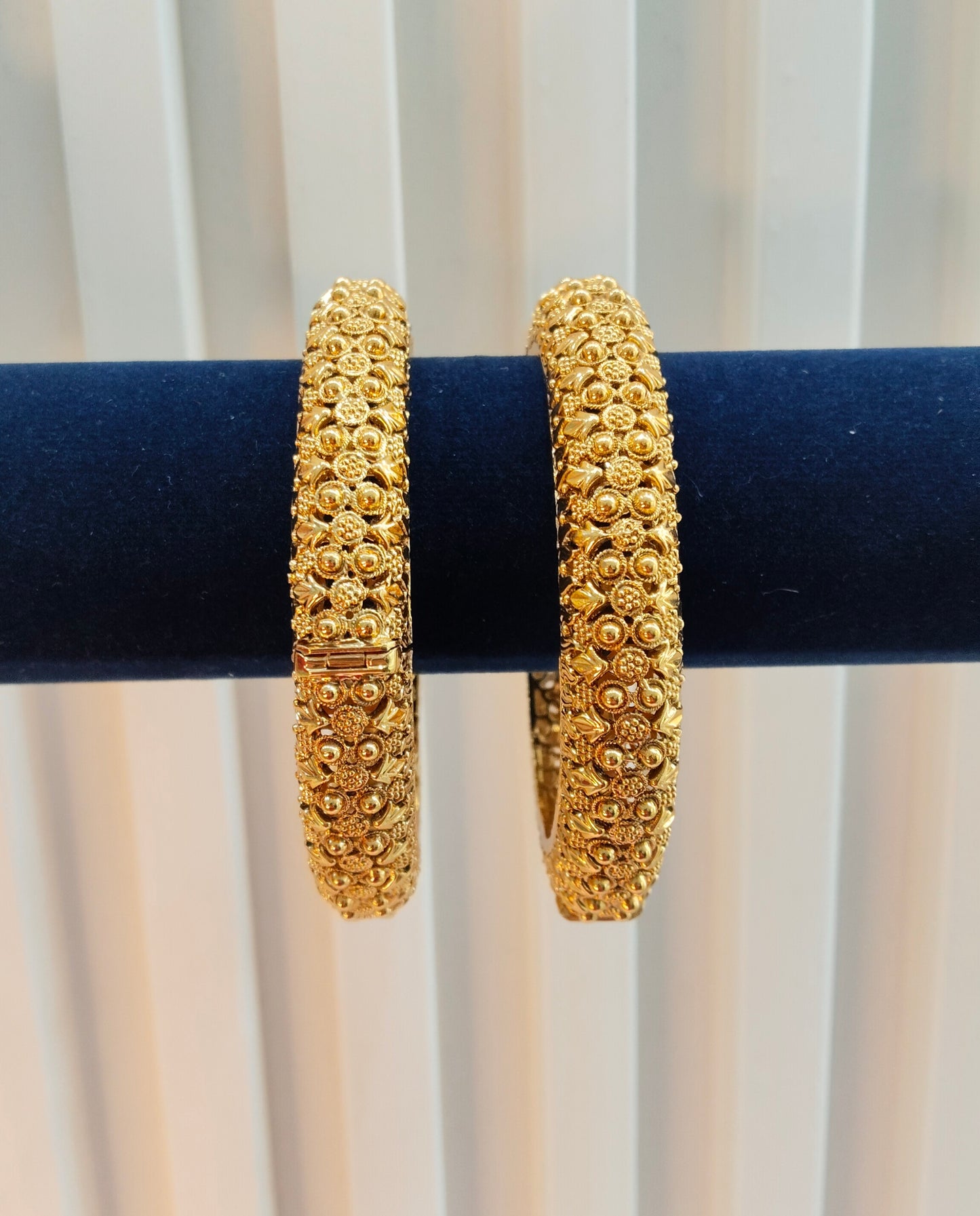 2.8 Size Indian bangles jewelry /Traditional bollywood jewelry/Screw Gold bangles