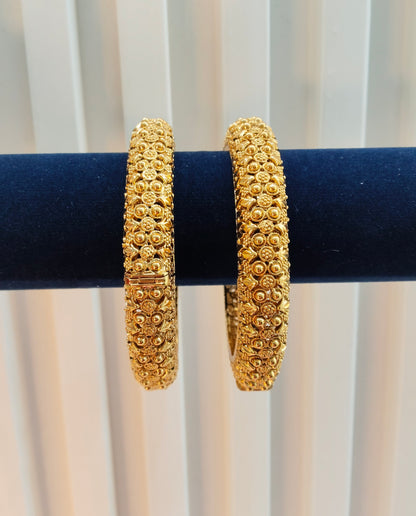 2.8 Size Indian bangles jewelry /Traditional bollywood jewelry/Screw Gold bangles