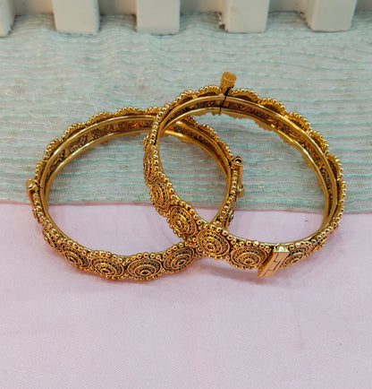 2.4 Size Indian bangles jewelry /Traditional bollywood jewelry/ Screw Gold bangles