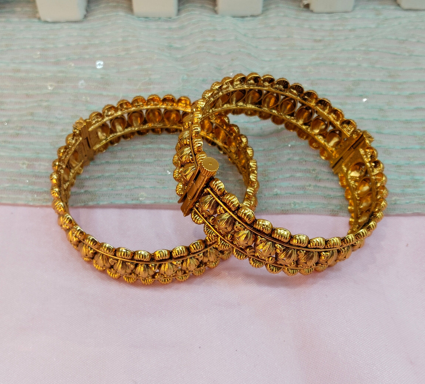 2.4 Size Indian bangles jewelry /Traditional bollywood jewelry/Screw Gold bangles