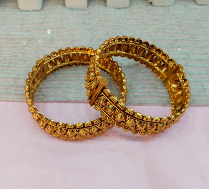 2.4 Size Indian bangles jewelry /Traditional bollywood jewelry/Screw Gold bangles