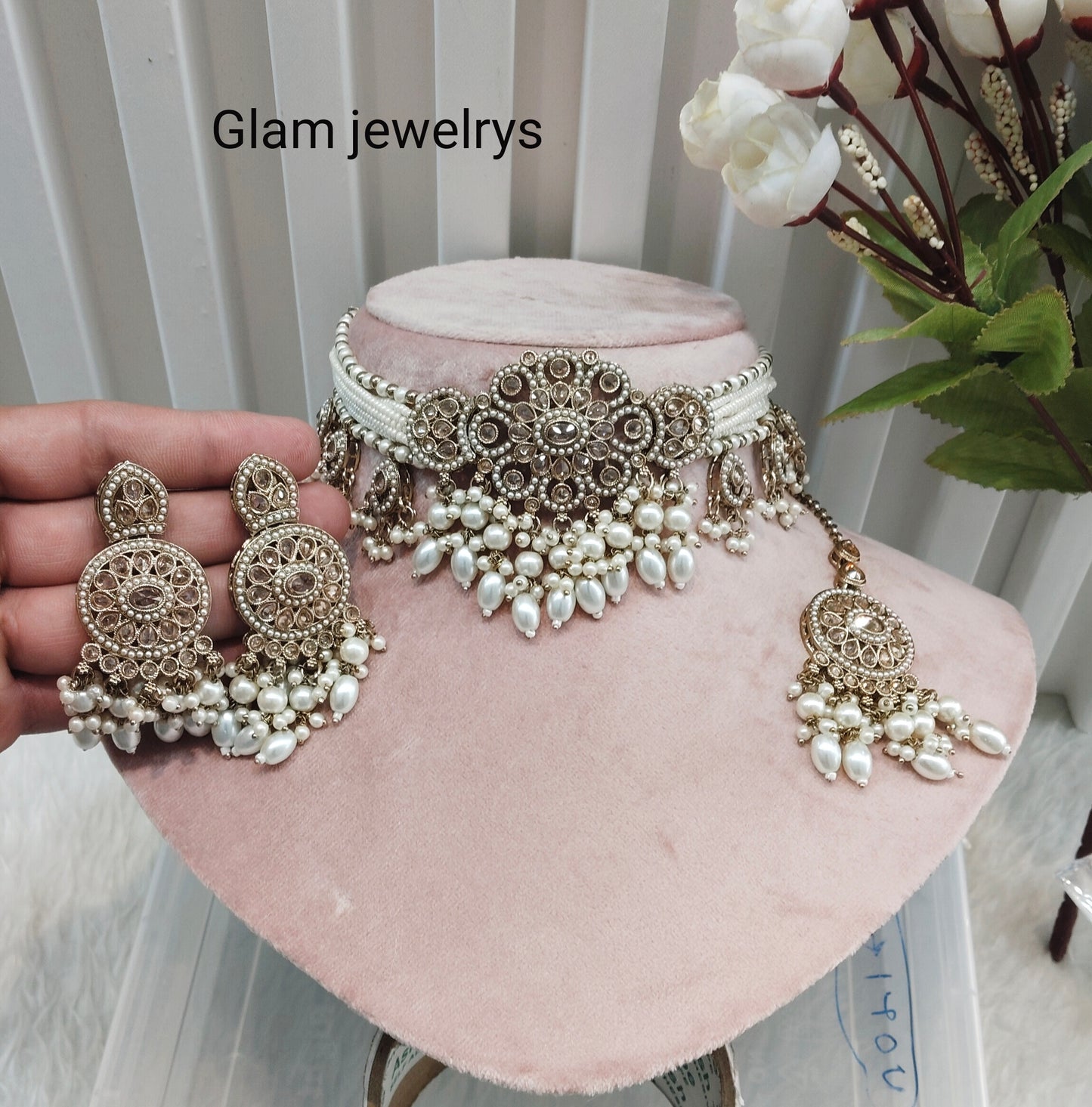 White Antique Gold Choker Indian Jewellery Monte Set