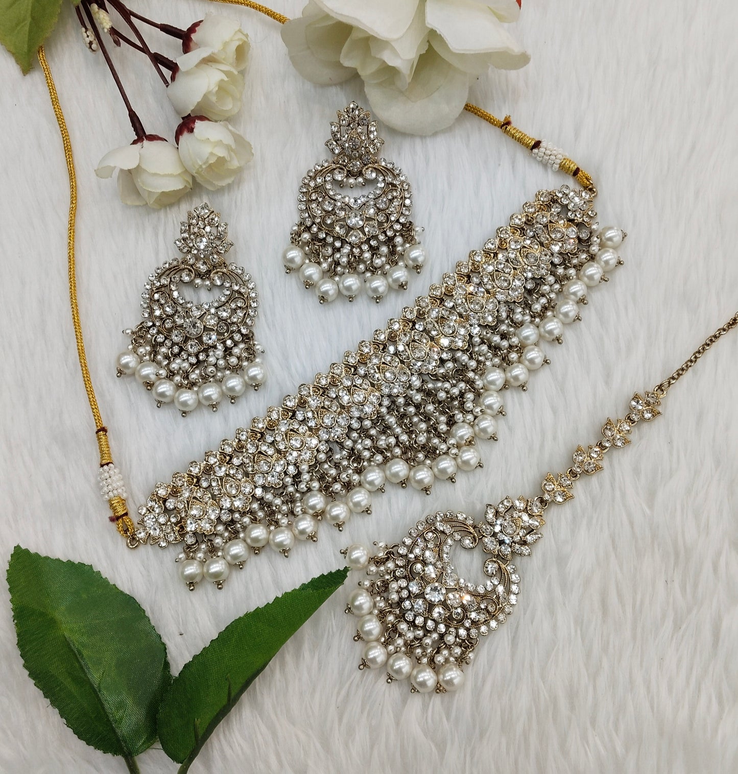 White Antique Gold Choker Indian Jewellery Siki Set